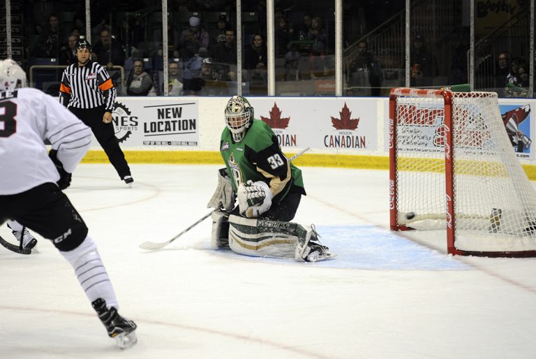 Silvertips stifle Raiders 2-0