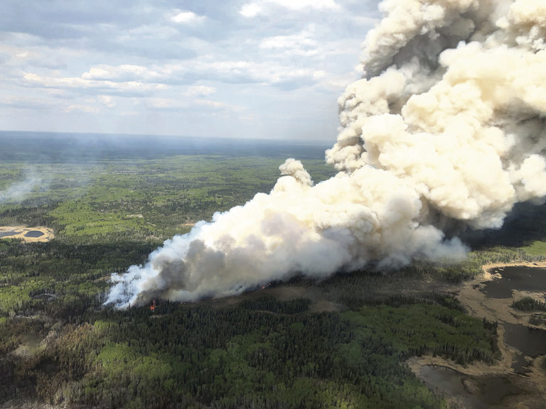 Rabbit Creek Wildfire: Fire behaviour and access issues challenging contianment efforts