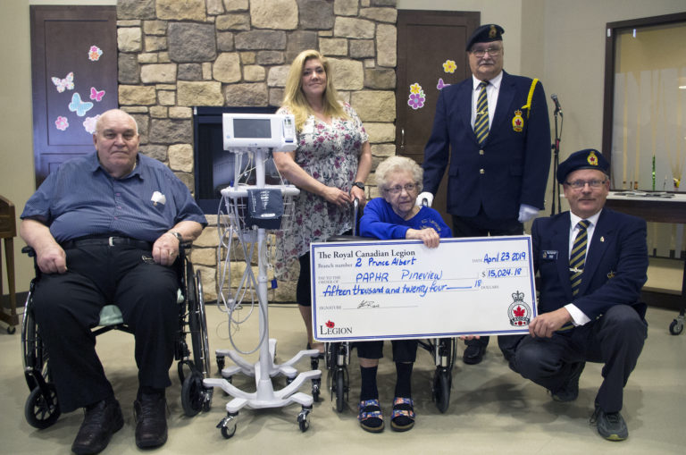 Legion donates $15,000 for new equipment at Pineview Terrace