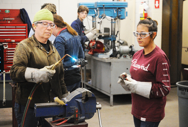 Camp teaches teenagers to weld
