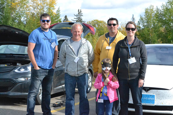 SaskEV volunteers stop in Prince Albert to educate about electric vehicles