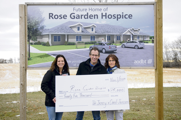 Family donates $25,000 to hospice