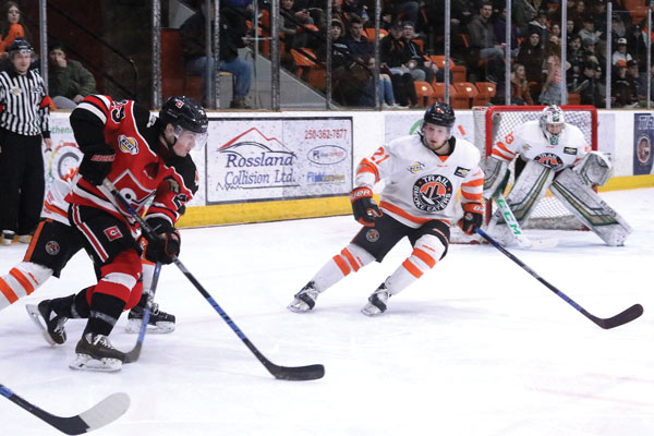 Ozar gearing up for stretch drive with Smoke Eaters