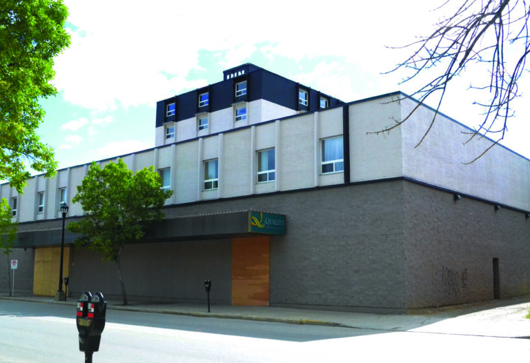 Council votes unanimously to accept $900,000 bid for former Quality Inn property