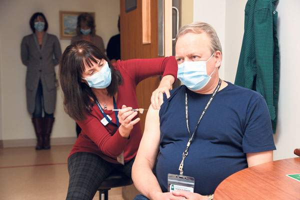 Saskatoon to begin frontline COVID vaccinations next week