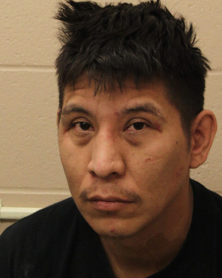 Police searching for two people wanted in connection with Sturgeon Lake stabbing