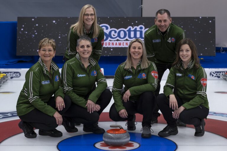 Anderson rink advances to championship pool at Scotties
