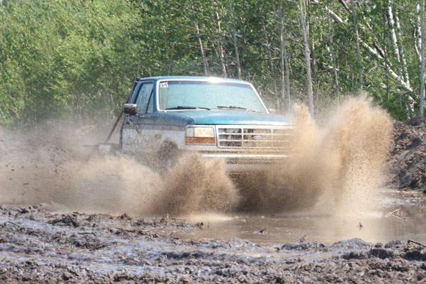 Fun in the mud and a concert for a cause at JeepFest 2021