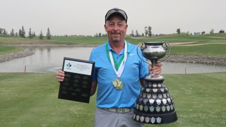 Hallberg and Walker win provincial senior golf titles