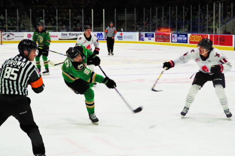 Raiders can’t handle third period surge in 4-1 loss to Warriors