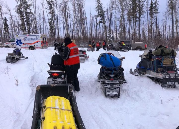 Snowmobilers rescued after night in -35C