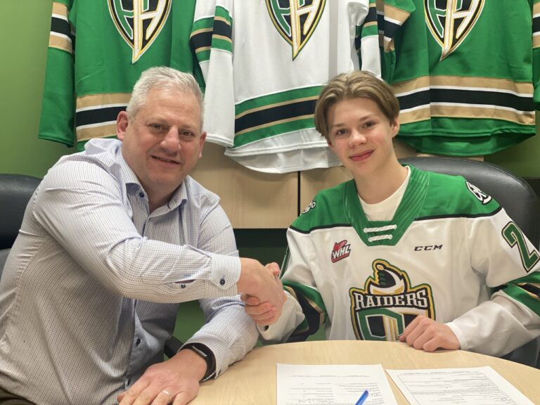 Raiders sign Ritchie to WHL Standard Player Agreement