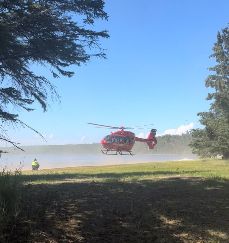 Families combine efforts to rescue drowning man at Sandy Lake