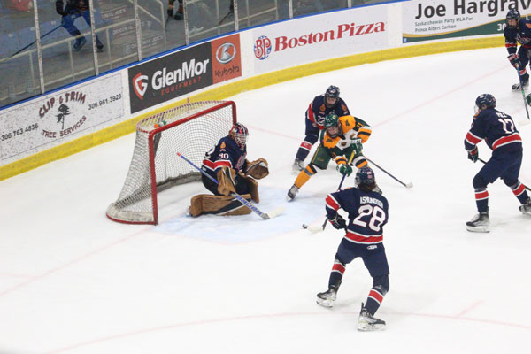 Mintos hold off charging Pat Canadians to earn 6-5 win Saturday night