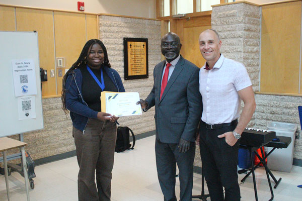 Ecole St. Mary students receive CACERMDI Young Person of the Year Award