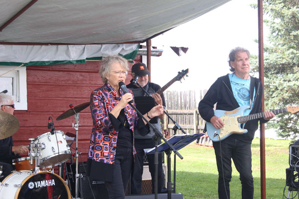 Performers pleased to see return of Spruce River Folk Festival