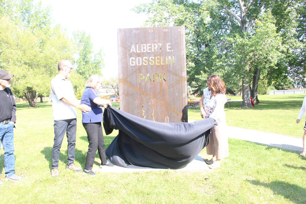 Albert Gosselin Park on Erickson Crescent unveiled to honour veteran