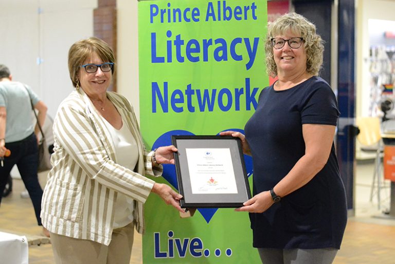 Prince Albert non-profit awarded for literacy work with Indigenous, newcomer communities