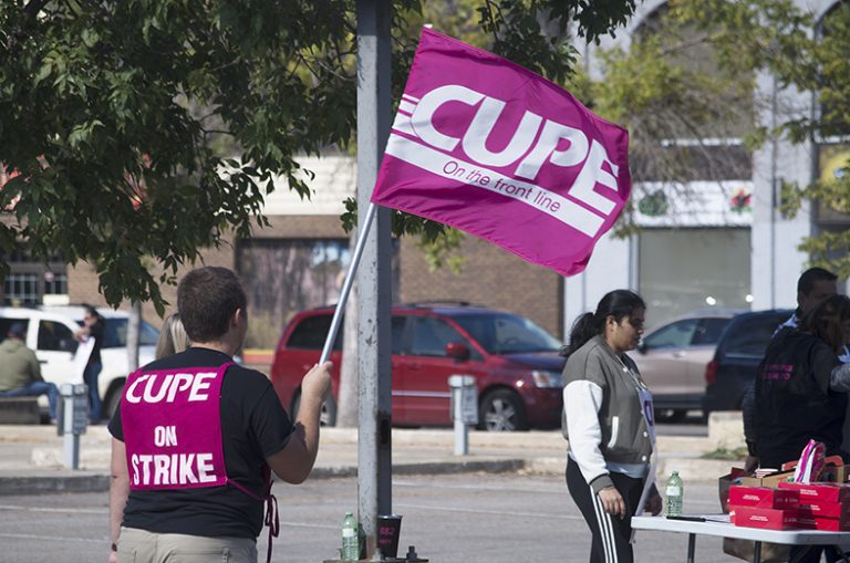 CUPE and City trade accusations of poor picket line behavior as inside workers reject latest tentative agreement