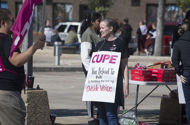 CUPE 882 strike: Union calls for further negotiations with City of Prince Albert after new info on call centre