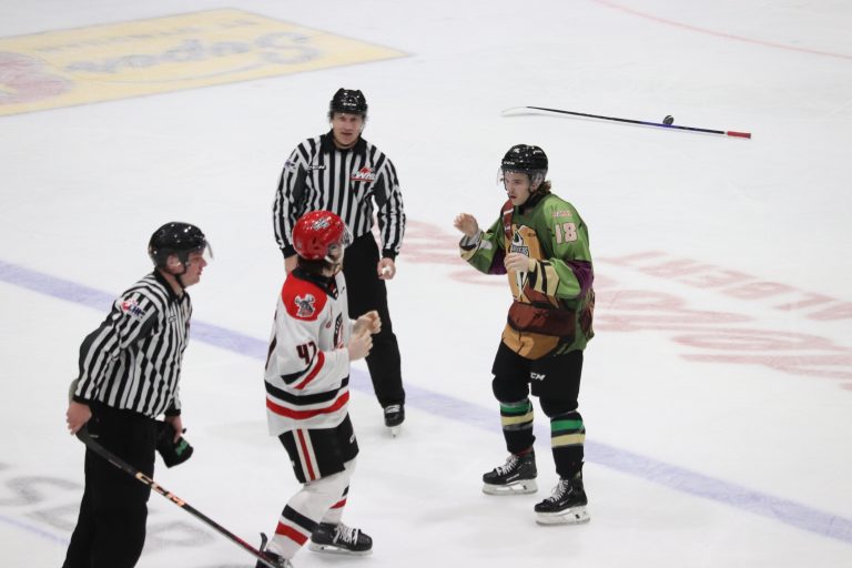 Raiders falter on home ice in loss to Warriors