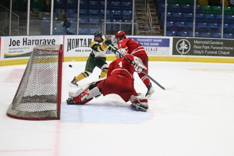Mintos complete comeback, down Notre Dame in overtime