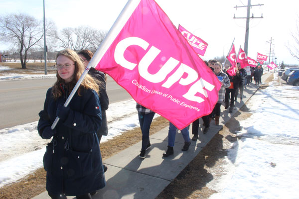 CUPE workers hold informational picket to protest cost-of-living struggles in Prince Albert