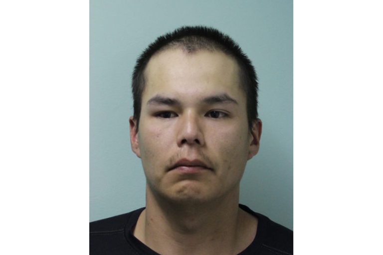 RCMP searching for 34-year-old suspect who escaped during court proceedings