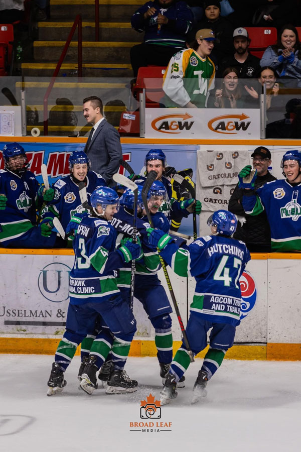 Mustangs and Bombers each take series leads in SJHL semi-final