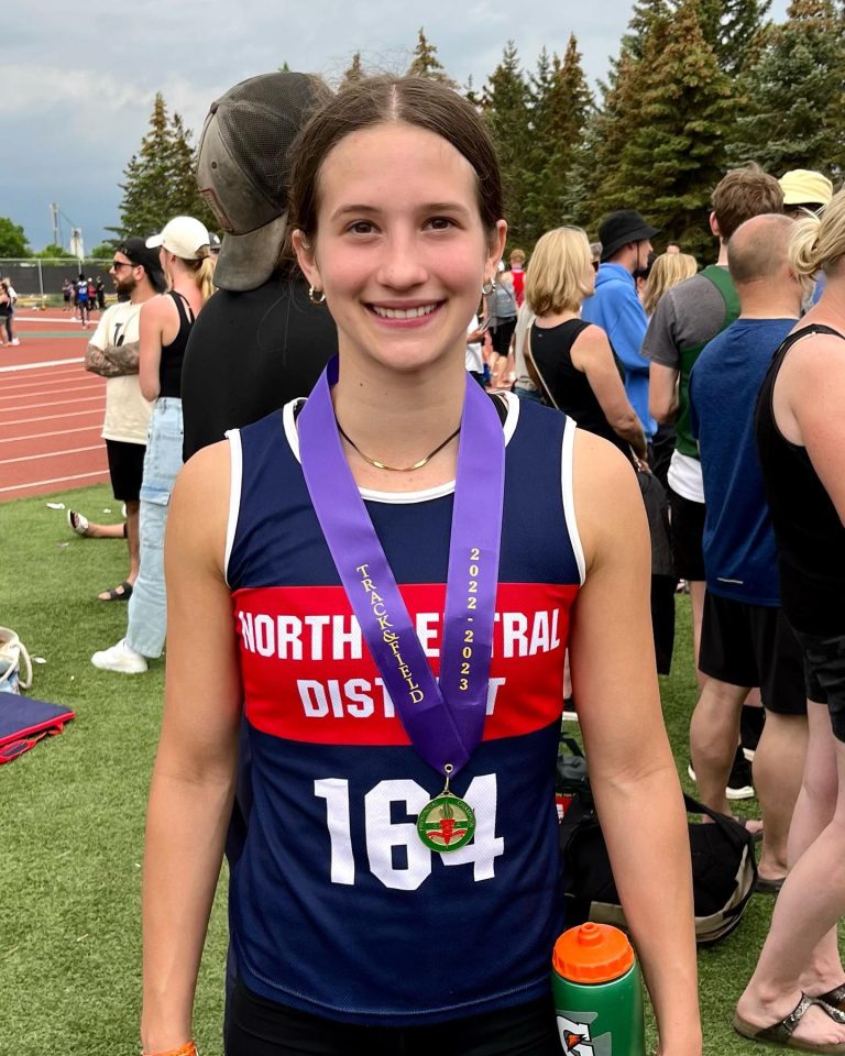 Carlton’s Zablocki takes home pair of gold medals in track provincials
